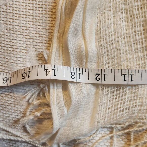 Cream lacy fringed scarf - Picture 4 of 6